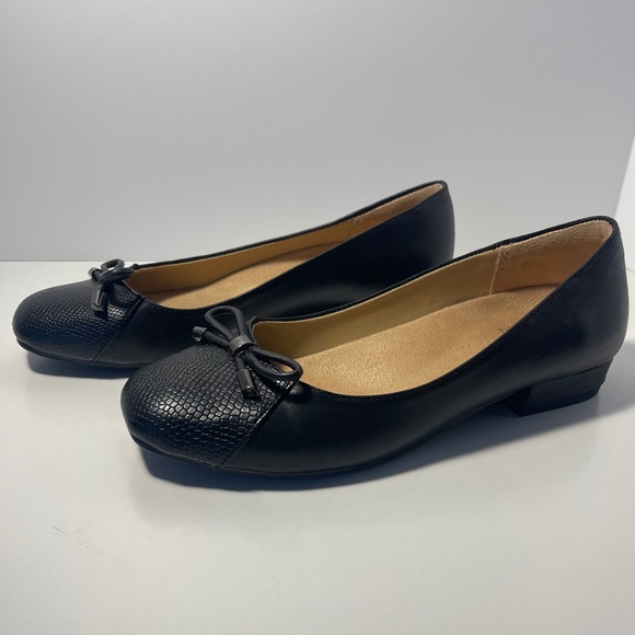 Naturalizer Ballet Flat, Size 7W Black - Picture 1 of 7